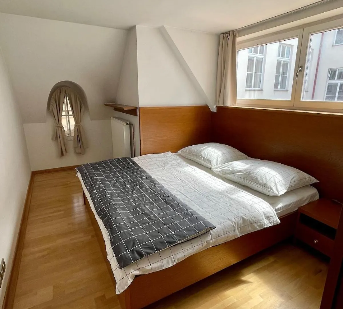 Huge Apartment With Private Parking In Center Prag Tjekkiet